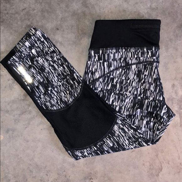 Nike Dri-Fit Capris - Picture 5 of 8